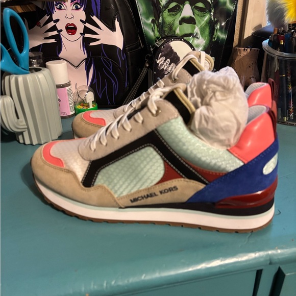 Michael Kors Wilma Trainer - Picture 4 of 7